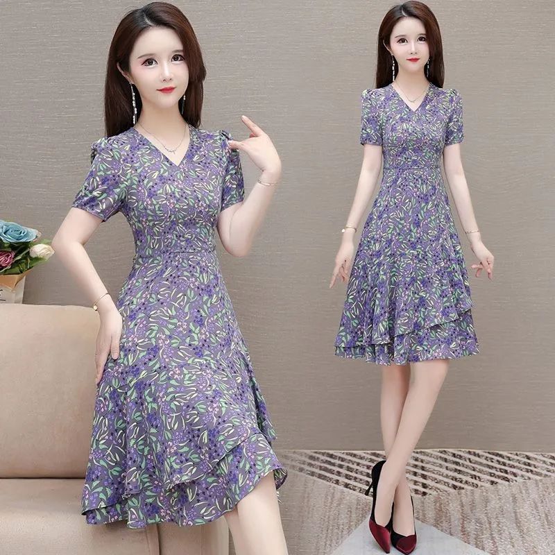 小个子V领碎花女装连衣裙2024夏季新款时尚优雅遮肚显瘦中长款裙