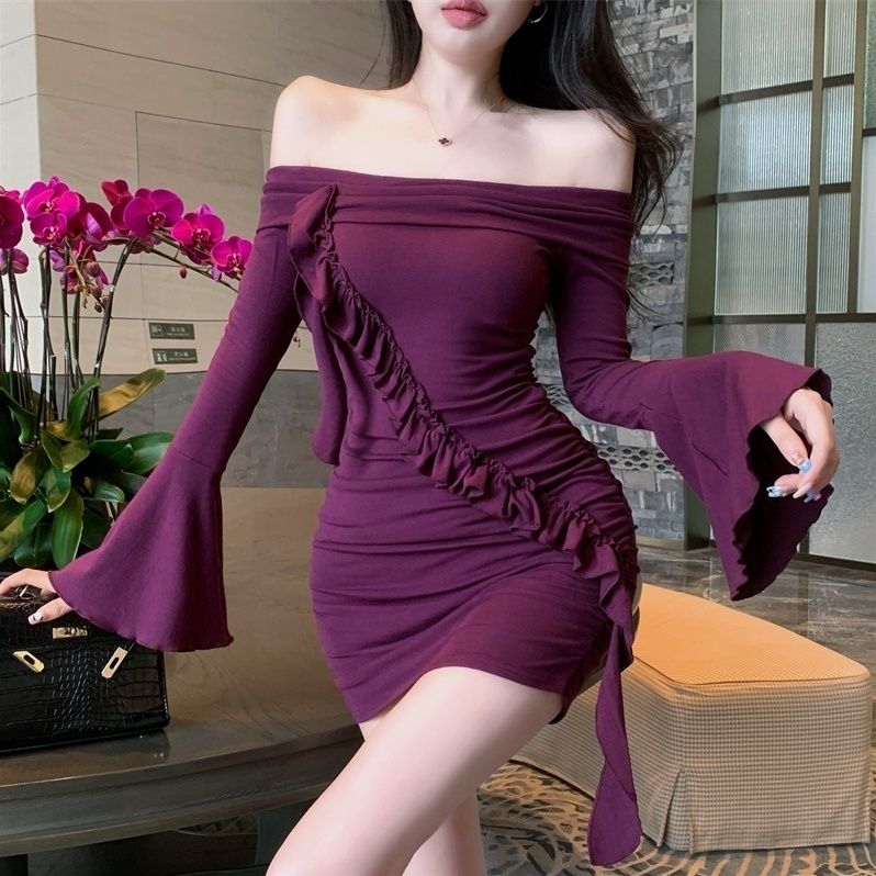 2024秋季纯欲风一字肩喇叭袖连衣裙韩版褶皱木耳边飘带修身包臀裙