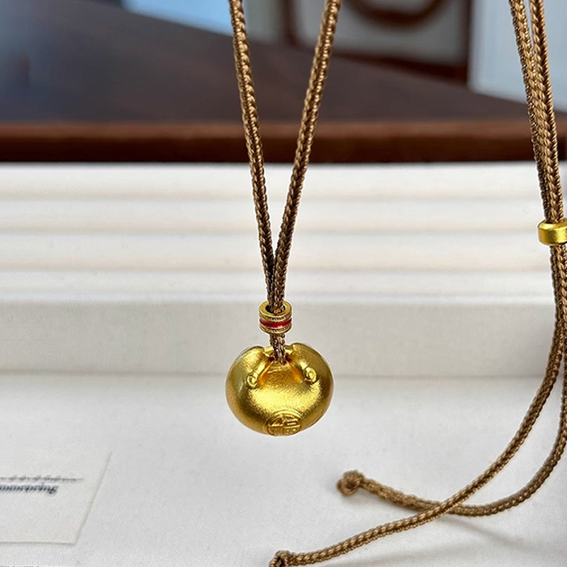 铜布艺项链 新中式金色小胖福项链女款复古轻奢高级感秋冬毛衣链