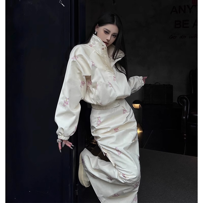 小众设计感运动套装女2025秋季休闲辣妹印花冲锋衣工装长裙两件套