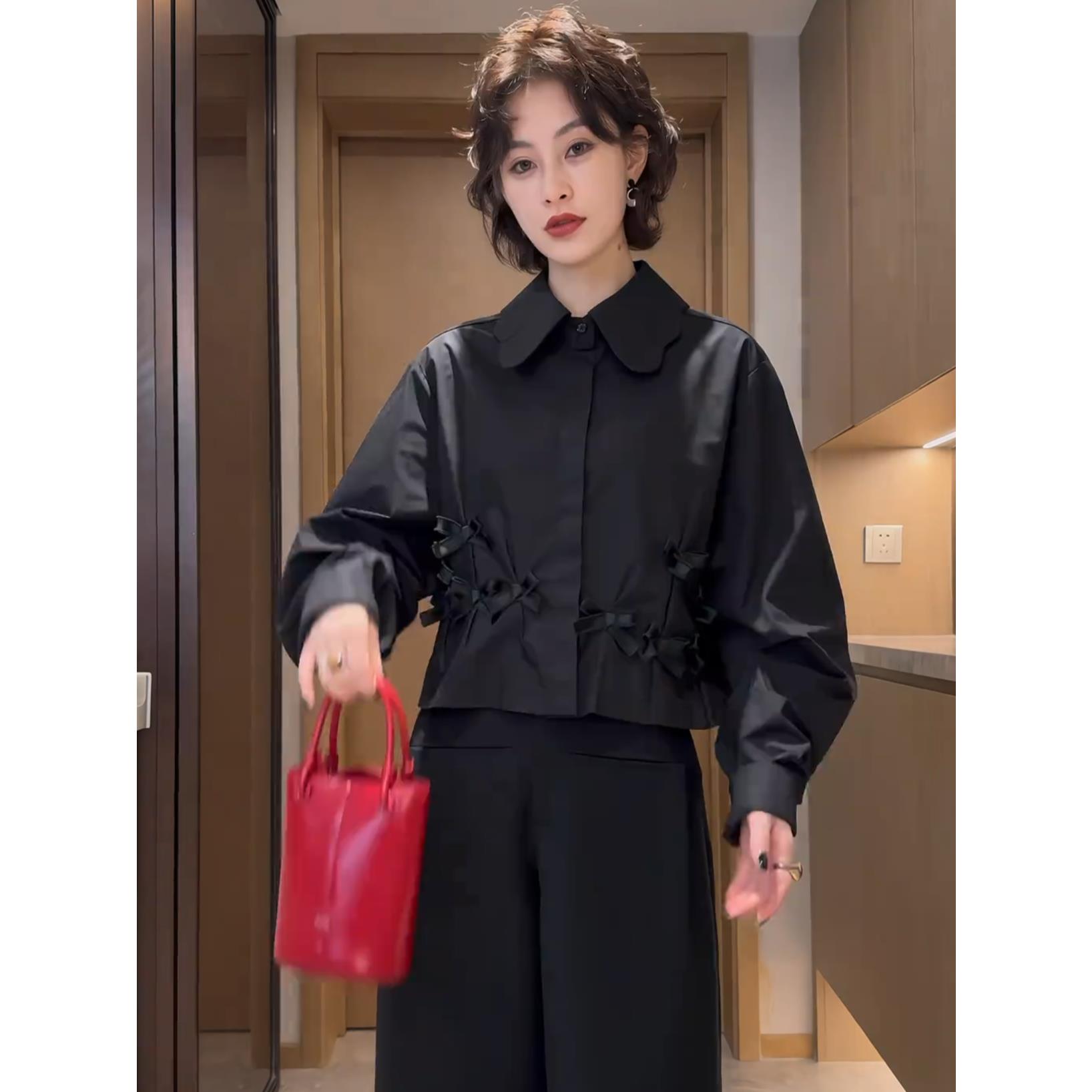 曼城初冬娃娃领减龄设计长袖衬衫 /设计感蝙蝠摆时尚上衣显瘦气质