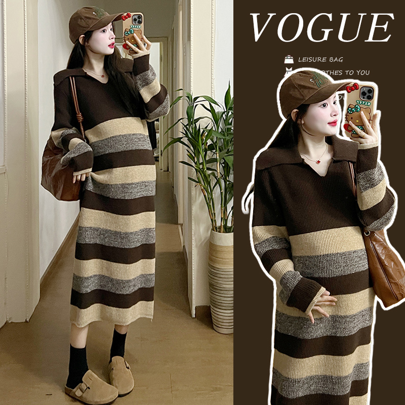 美拉德穿搭孕妇装条纹连衣裙秋冬宽松新款大码毛衣裙中长款显瘦潮