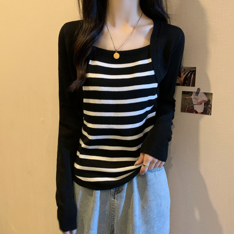 洋气小众设计感拼接假两件针织衫女秋冬大码胖mm显瘦条纹内搭毛衣