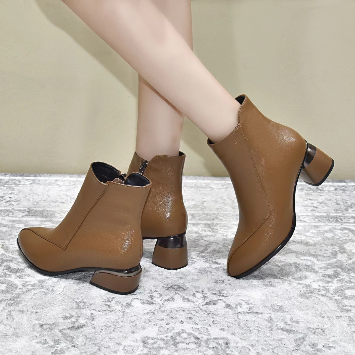 2025新款真皮短靴女尖头秋冬季加绒高跟靴子软底粗跟女靴春秋单靴