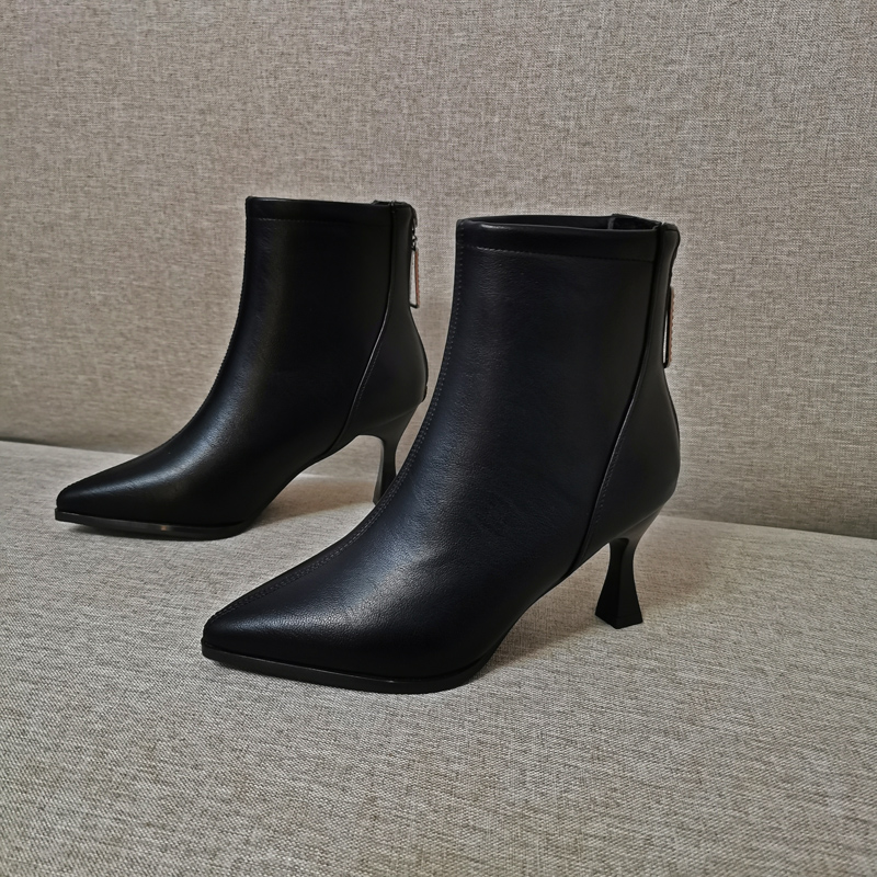 黑色加绒瘦瘦靴气质时尚百搭高跟尖头秋冬季细跟时装靴子裸靴女