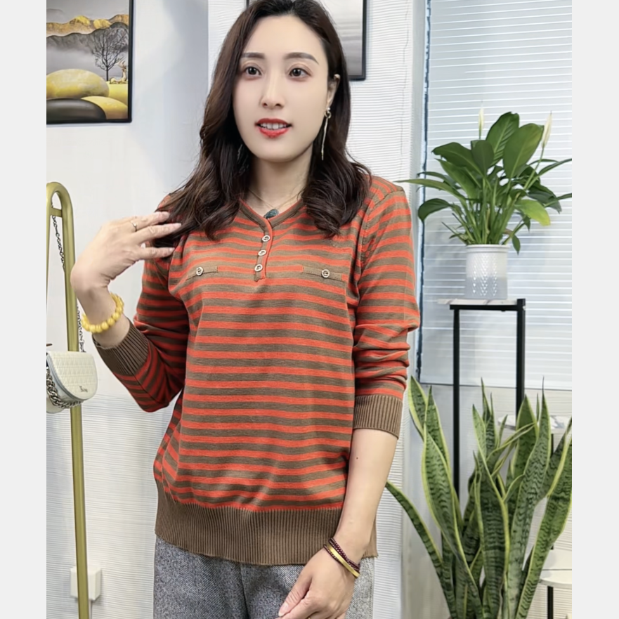 2025秋冬长袖薄款桃心领针织衫女条纹亮扣宽松显瘦气质女上衣百搭