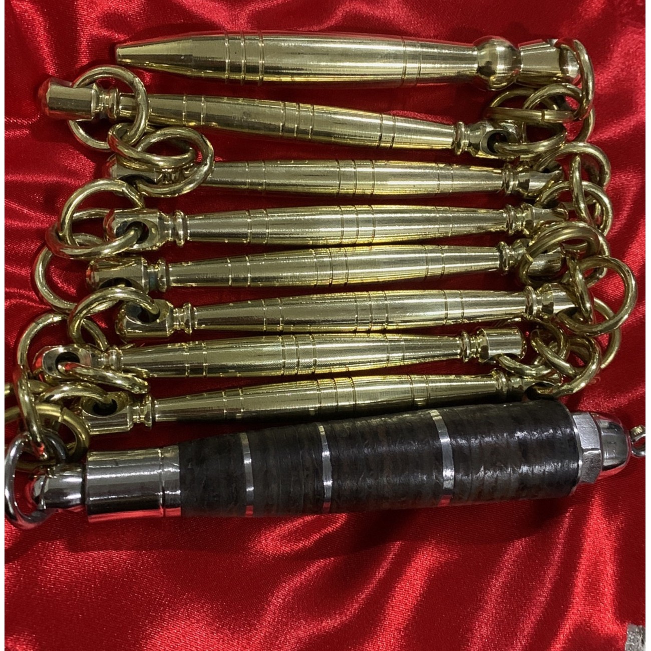 纯黄铜铸造九节鞭