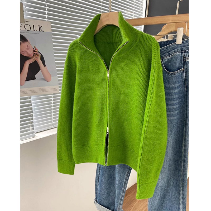 绿色立领双拉链毛衣外套女秋冬穿搭2024新款时尚显瘦软糯针织开衫