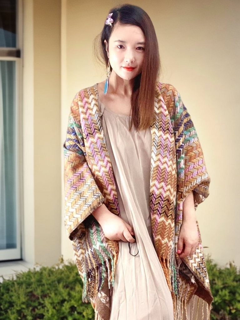 秋冬新款带袖子袖口披肩欧美春秋冬季旅游民族风流苏开叉披肩外搭