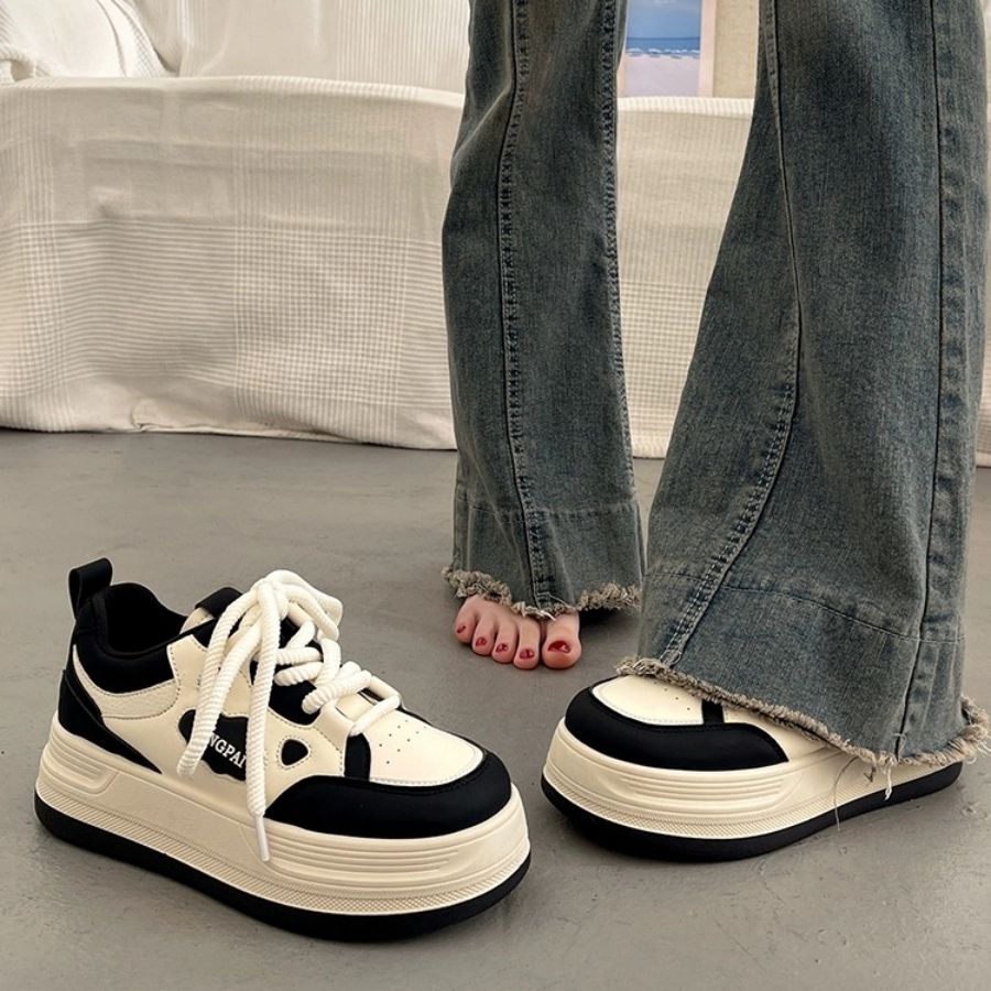 爆款小众厚底板鞋女春夏季百搭超火小白鞋2024新款韩系休闲运动鞋