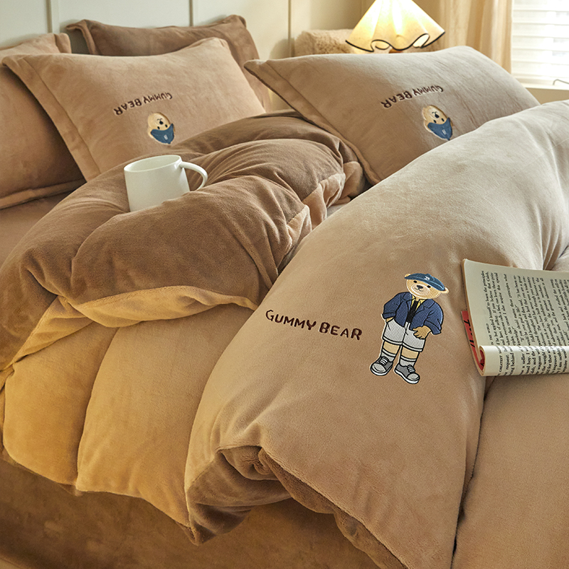 简约加厚牛奶绒刺绣双拼床上四件套珊瑚加绒被套床单人床品三件套