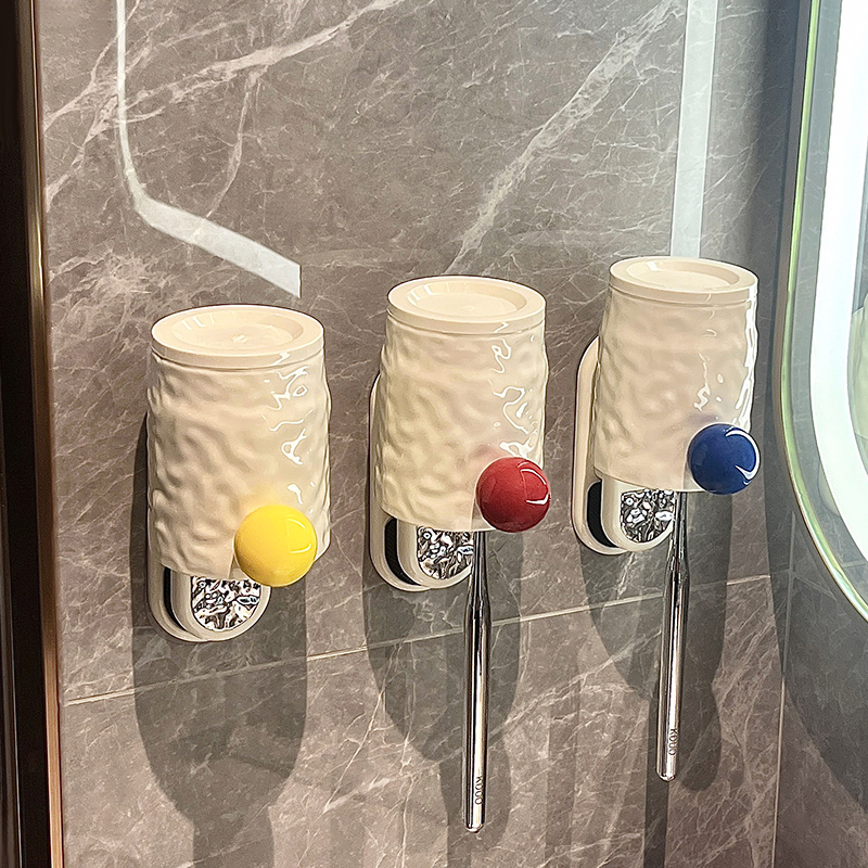 家用免打孔牙刷牙杯置物架挂壁式新款挂墙牙膏牙缸漱口杯洗漱杯架