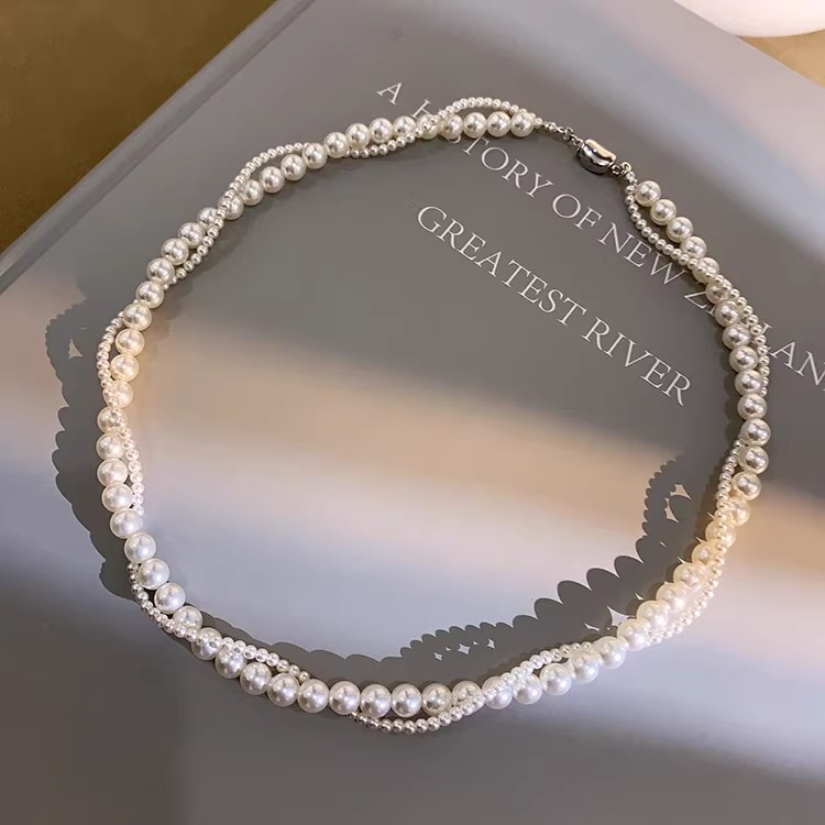 双层缠绕仿珍珠项链高级感配饰女2024新款爆款轻奢小众叠戴锁骨链