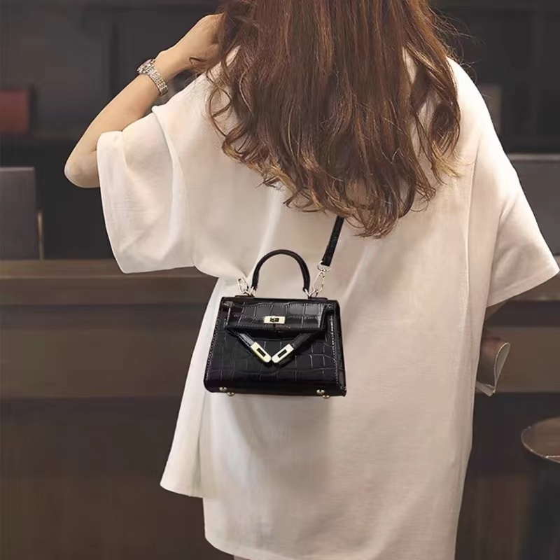 爆款小包包2025新款潮高级感单肩女包斜挎百搭ins洋气凯莉手提包
