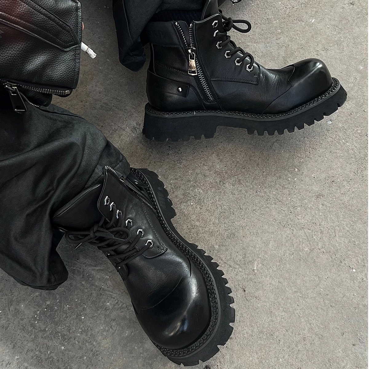 韩桥日记[黑血系列]头层牛皮高帮大头德比鞋厚底大黑靴男短筒靴子