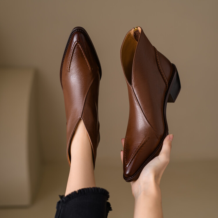 爆款头层牛皮/时尚气质粗跟短靴女秋冬真皮尖头v口英伦风中跟女靴