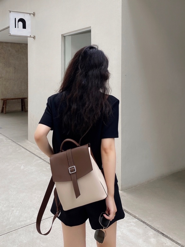 2024新款网红潮流时尚休闲进口牛皮双肩包小众百搭旅游多功能女包