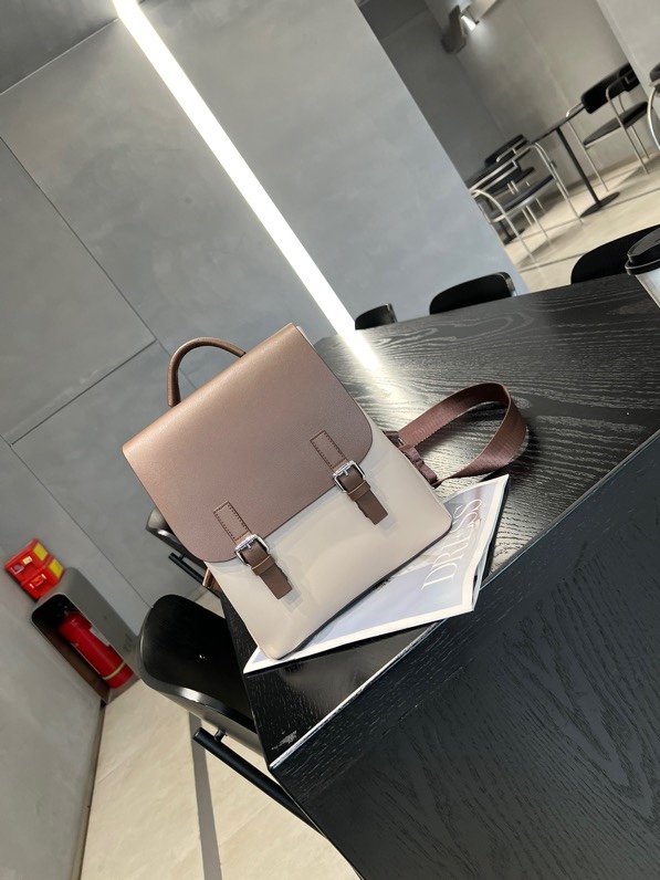 时尚撞色包包2025秋冬新款双肩包真皮牛皮女包双肩背包旅行旅游特