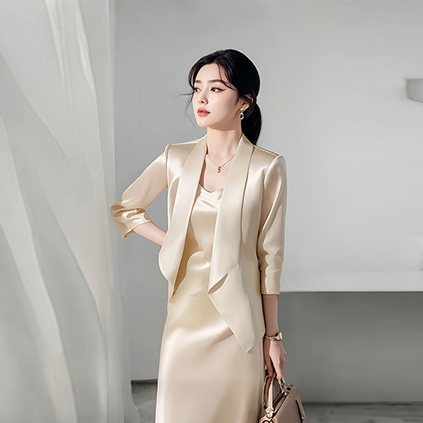 春秋新款女装套装轻奢高级感女人味欧货职业西装外套吊带裙两件套