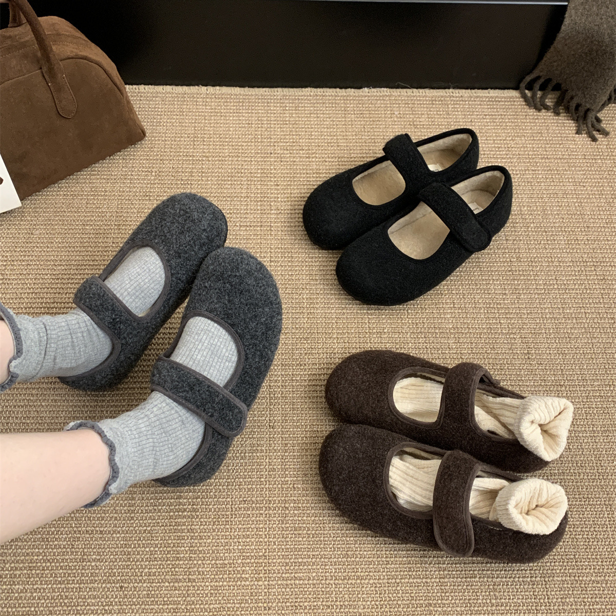 复古韩版加绒保暖棉鞋一字带玛丽珍鞋女魔术贴雪地防滑外穿毛毛鞋