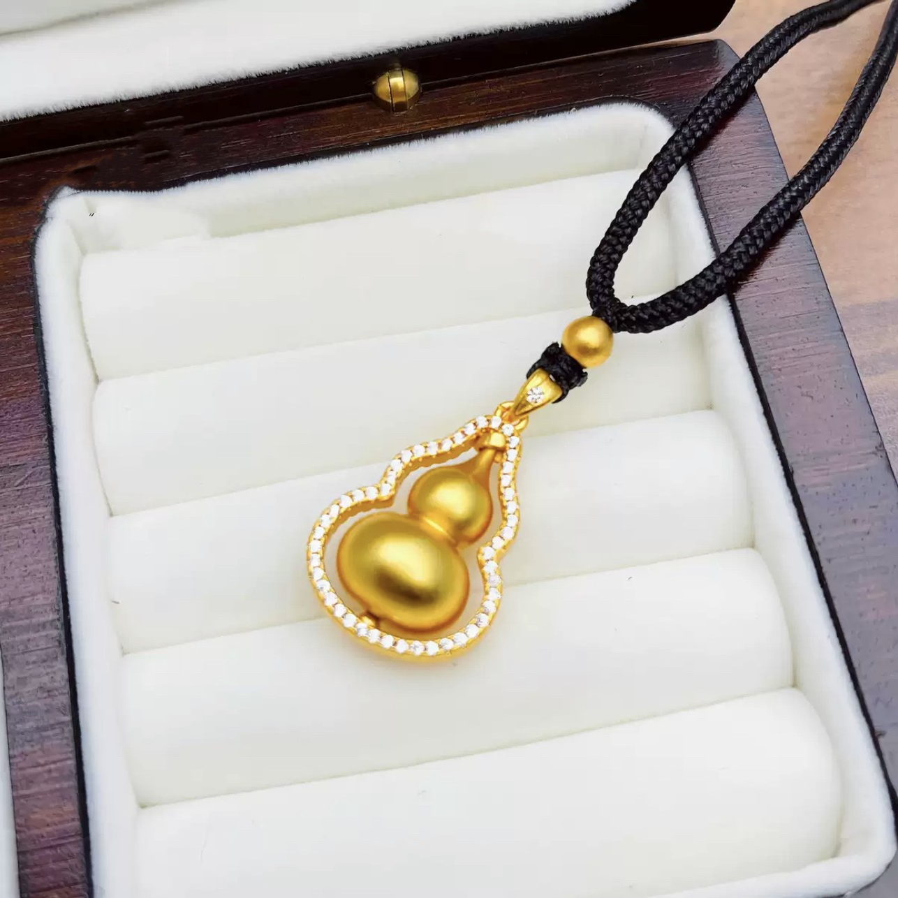 铜合金布艺项链 新中式民族风葫芦吊坠项链设计轻奢高级感锁骨链