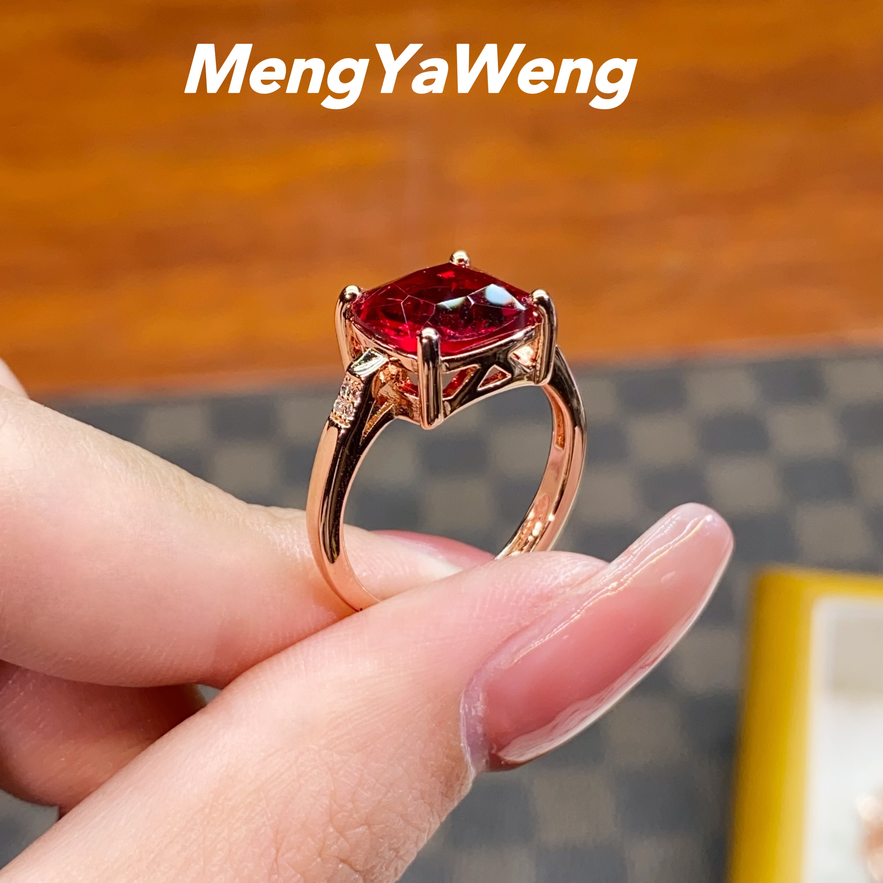 新品戒指 【k123】10X10mm鸽子血人工宝方形【粉黛】