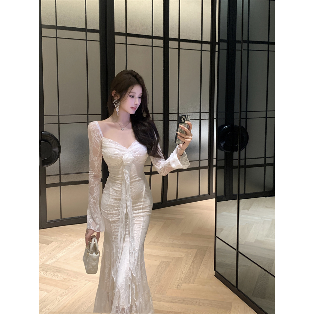 法式气质别致绝美方领蕾丝修身显瘦长袖连衣裙中长款名媛风春秋女