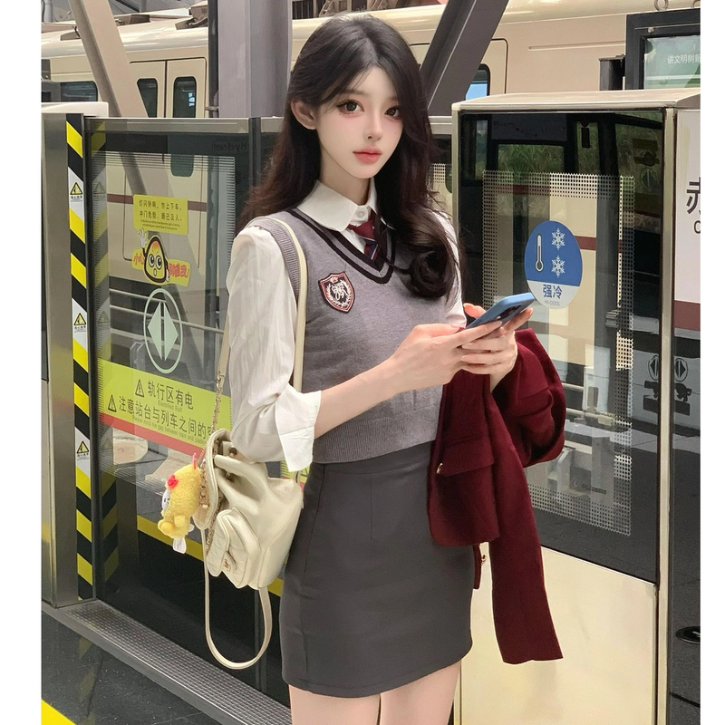 韩式学姐jk学院风制服套装针织马甲纯欲辣妹包裙臀越南shebyshi秋