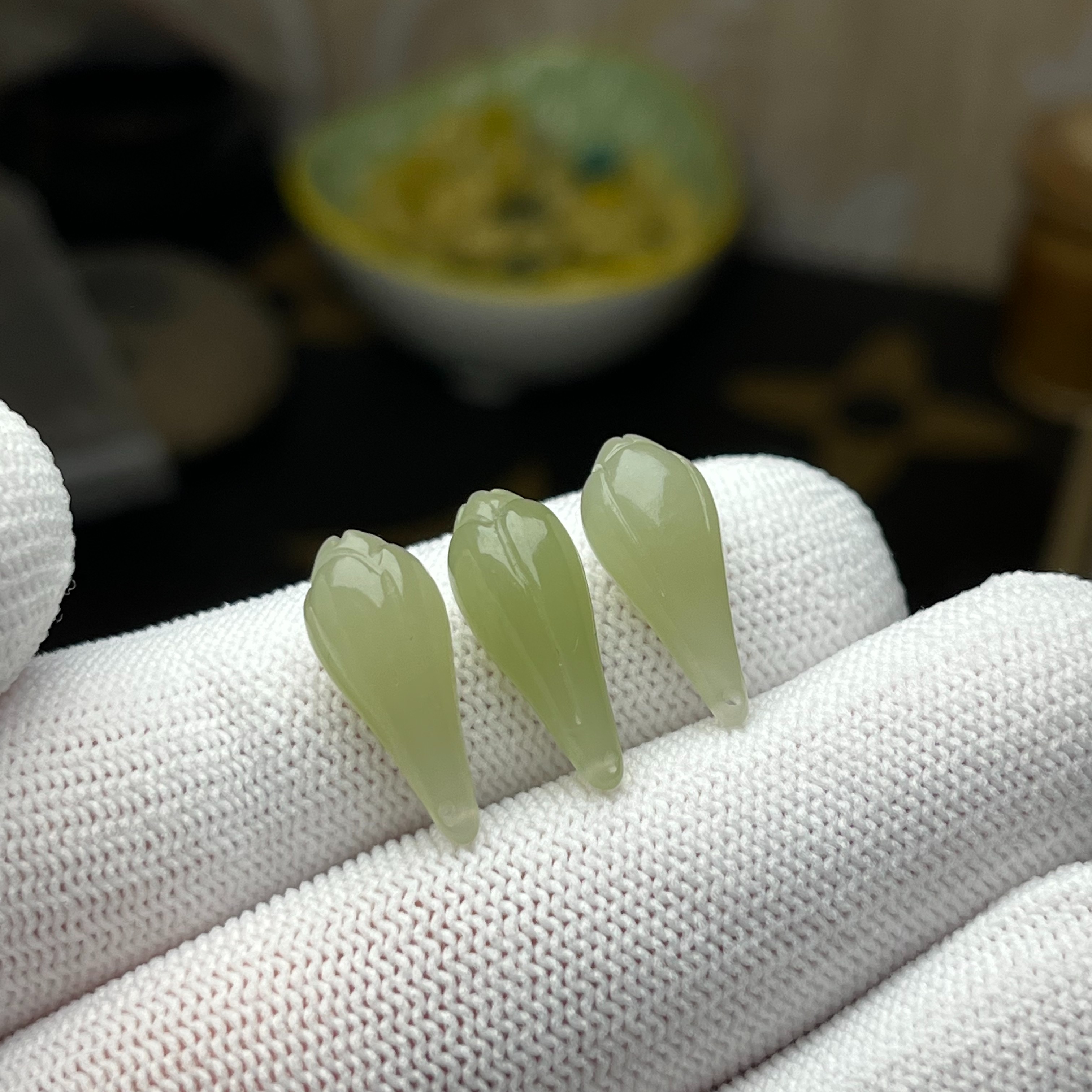 和田玉雕刻玉兰花直径19×8mm多样发一颗