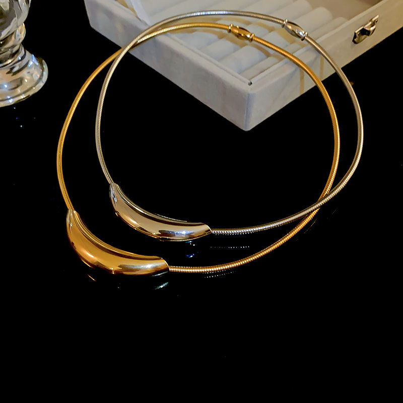 钛钢项链 冷淡金属弧形弯管轻奢手工复古法式高级感女锁骨链简约