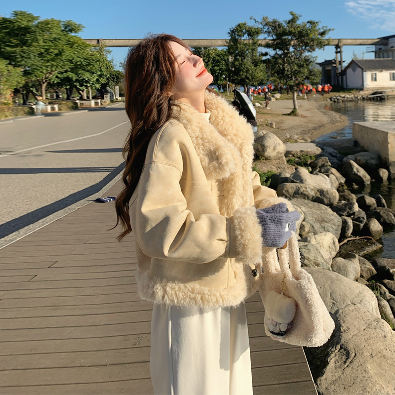 皮毛一体羊羔毛外套女2025冬季新款复古氛围感毛绒绒棉衣机车服潮