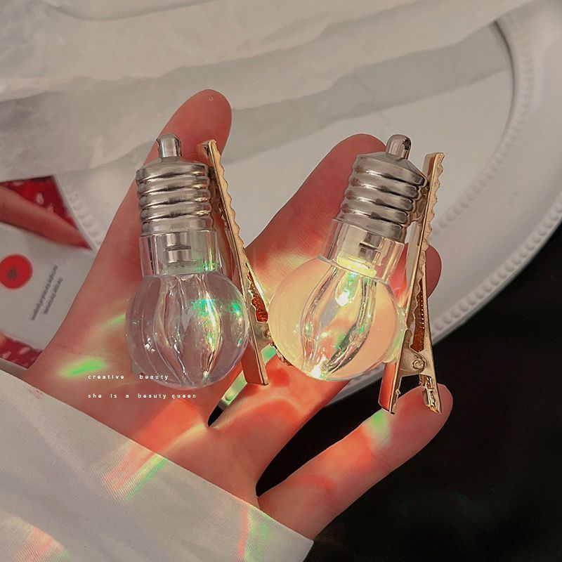 创意趣味电灯泡发夹女2023年新款会发光的刘海侧边鸭嘴夹搞怪发饰