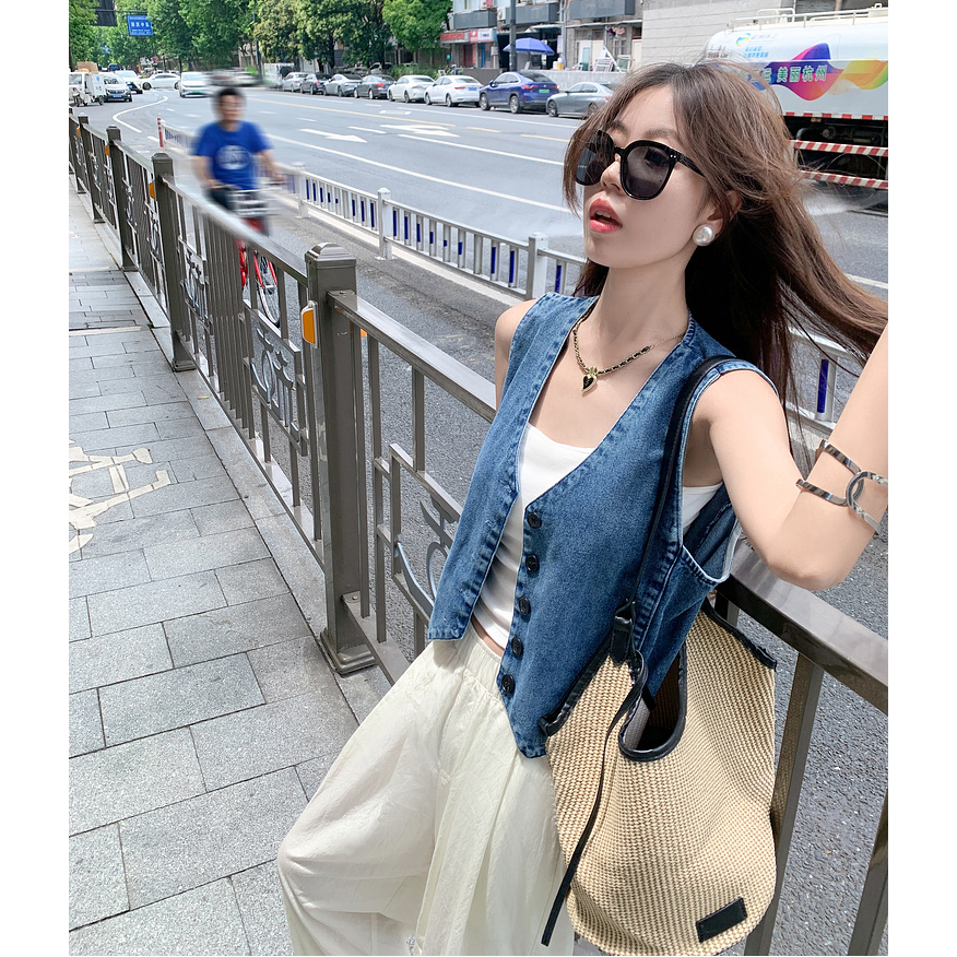 气质小香风牛仔无袖开衫上衣新款夏季森女穿搭西装马甲女短款外套