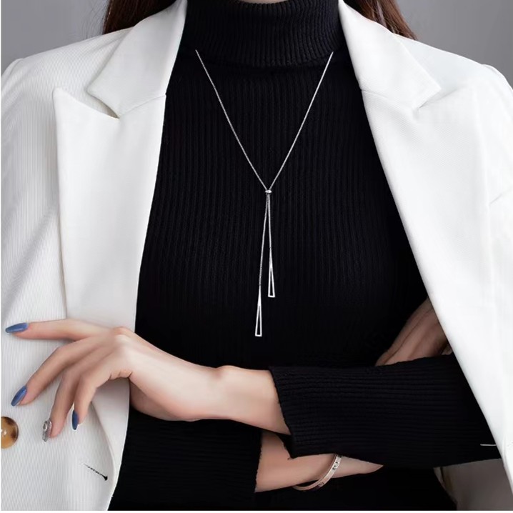 钛钢项链 秋冬新款五金女孩饰品项链几何三角可调节气质毛衣链