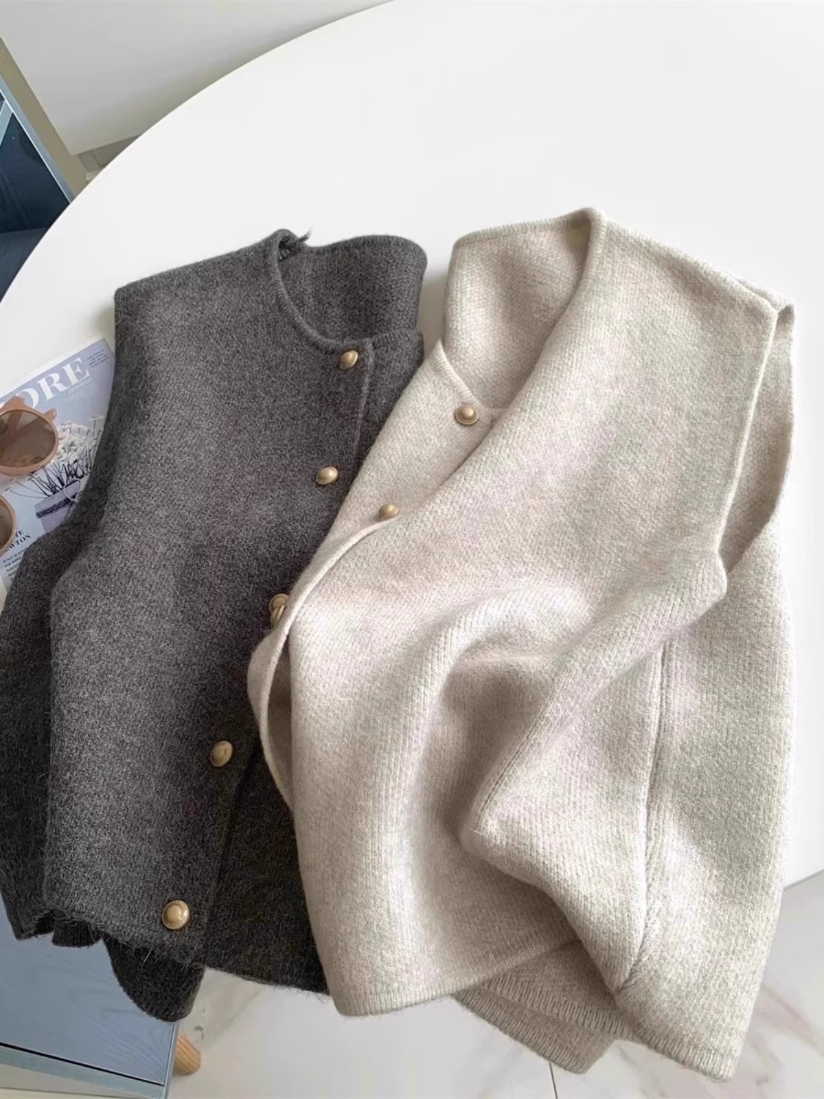 温柔系单排扣金扣子气质百搭针织马甲背心女秋冬叠穿内搭坎肩上衣