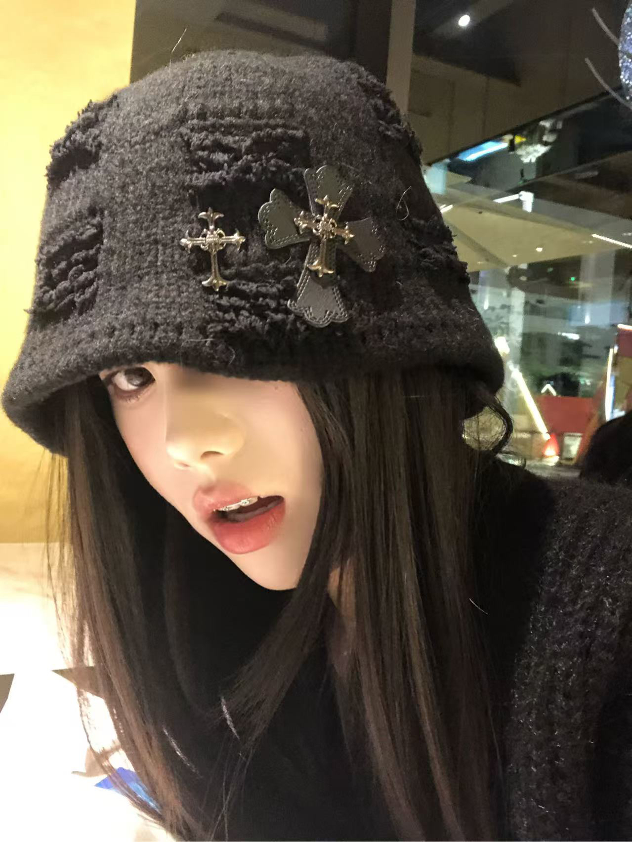 专属复古皮十字架徽章毛线堆堆帽子帽保暖毛绒显瘦休闲水桶针织帽