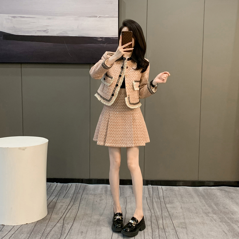 法式小香风套装女秋冬装高级感小洋装盐系轻熟短外套A字裙两件套