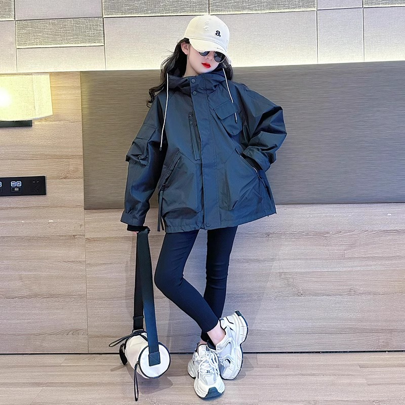 女童外套春秋2025新款时髦女大童女装洋气儿童秋装炸街户外冲锋衣