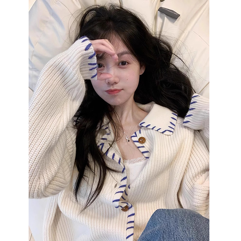 撞色翻领白色毛衣外套女2024年秋冬季宽松慵懒风软糯针织开衫上衣