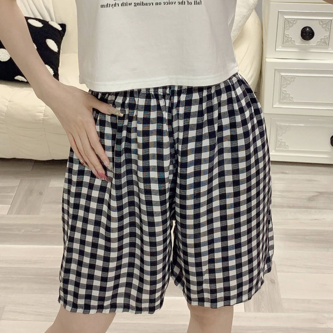 新款格子女夏凉薄款棉绸短裤人造棉沙滩裤睡裤宽松家居大码休闲裤