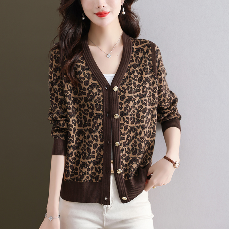 豹纹毛衣开衫秋季洋气时髦女装2025新款中年妈妈秋装针织外套短款