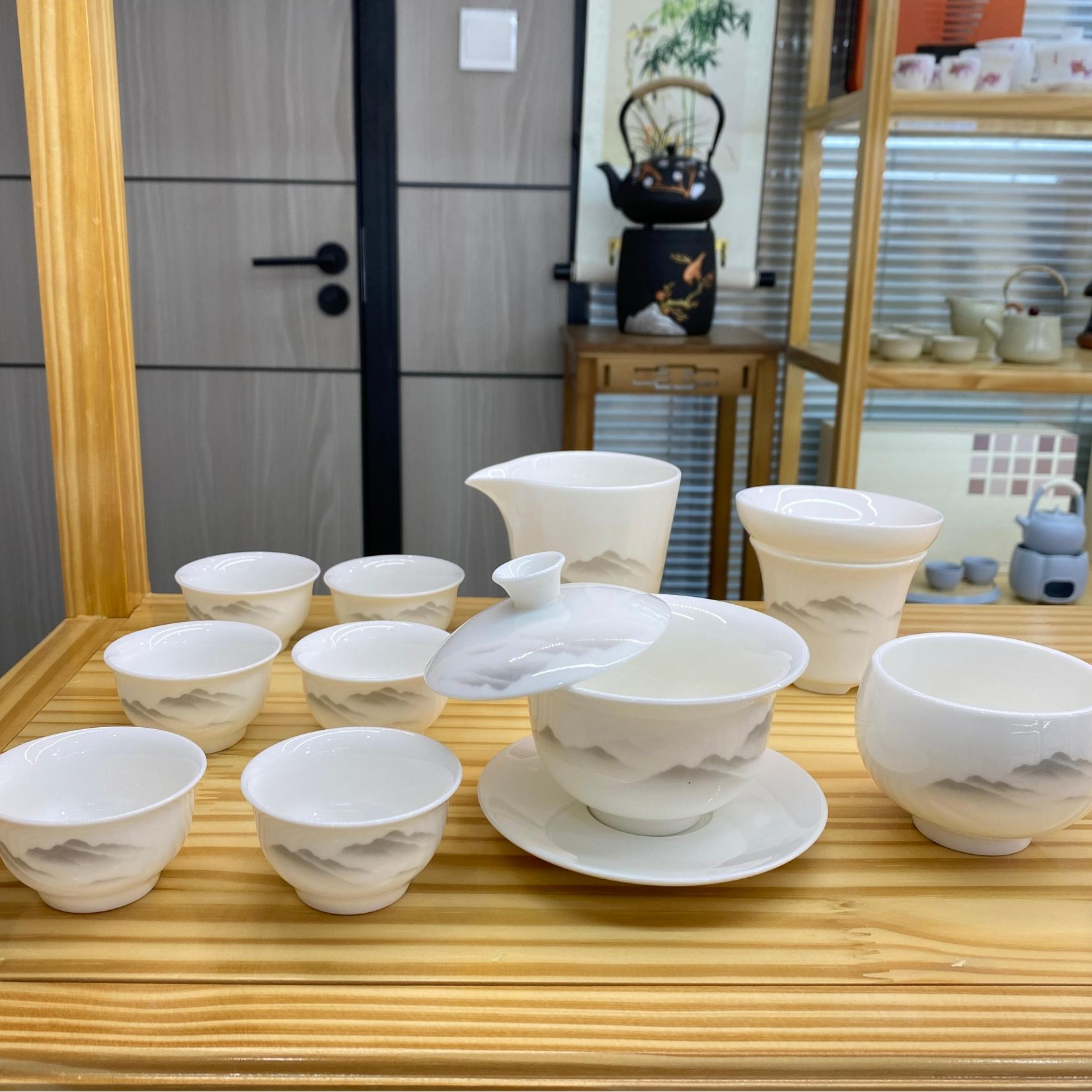 水墨群山11件悬停盖碗套装 羊脂玉白瓷盖碗功夫茶具 安全泡沫包装