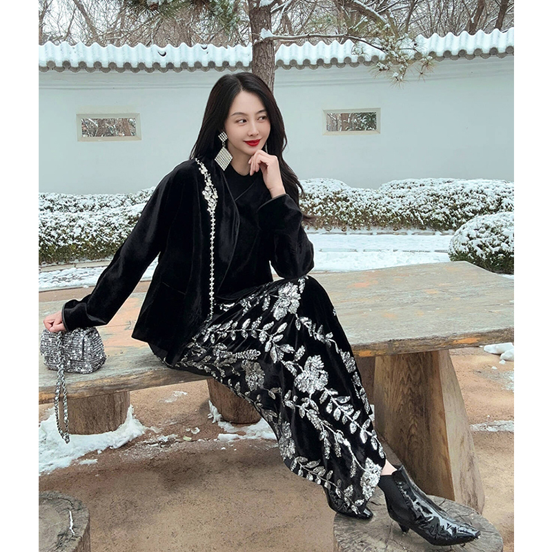 TRACYCHU【现货】春庭朗月黑色桑蚕丝丝绒手工串珠写意款新中式外套