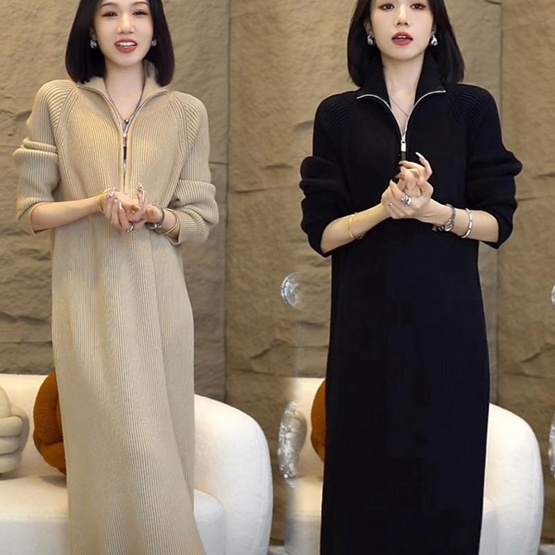 秋冬配大衣内搭中长款毛衣裙女神范加厚保暖针织打底连衣裙奶茶色