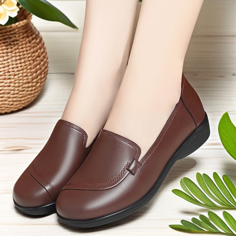 圆头妈妈鞋皮鞋女中老年女鞋软底平底单鞋百搭舒适不累脚防滑鞋