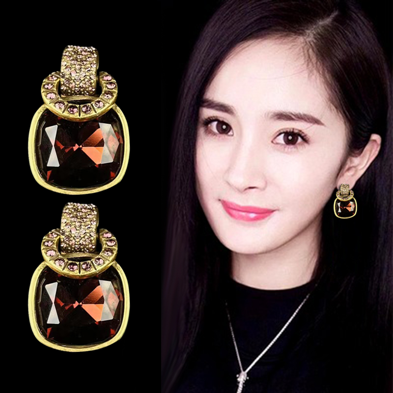 合金仿水晶耳饰 ins2025镶钻个性复古耳环法式轻奢时尚感气质耳钉