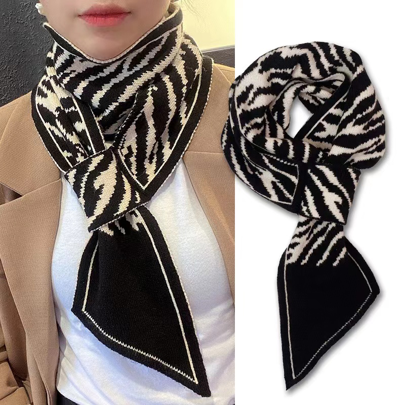 围巾女款2025新款秋冬季网红披肩高级感韩版百搭加厚保暖时尚围脖