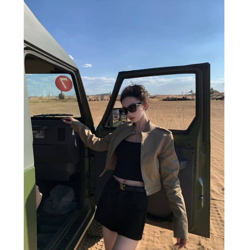 2025早秋新款辣妹风简约时尚高级感修身显瘦休闲裤高腰显瘦短裤女