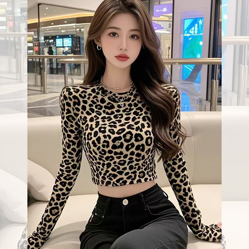 辣妹温柔风豹纹短款内搭上衣女秋季新款设计感别致显瘦长袖打底衫