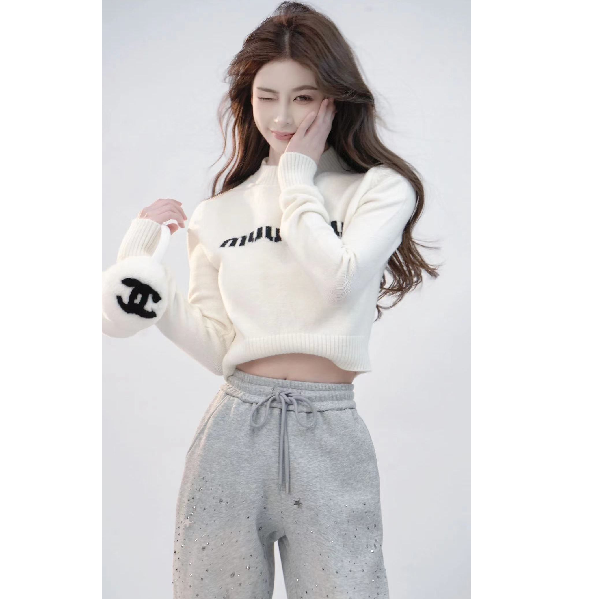 2026韩系字母印花纯色毛衣女秋冬季复古短款针织衫上衣外套H2-57